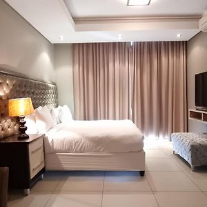 Luxury King Studio